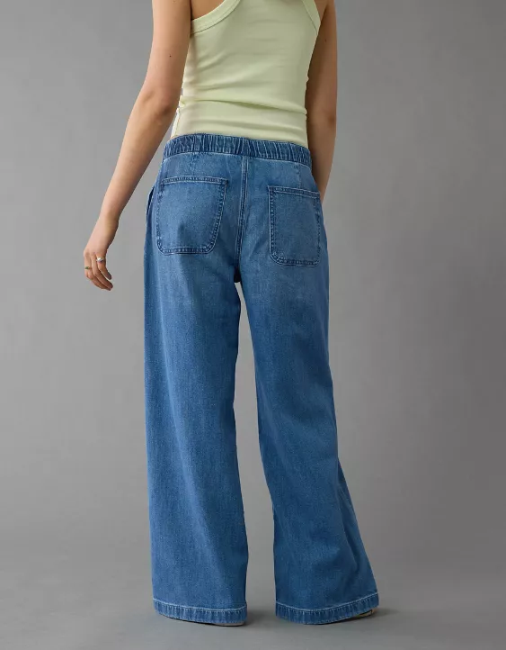 AE Stretch Low-Rise Ultra Wide-Leg Pull-On Jean - Image 2