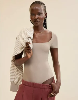 SMOOTHEZ Short Sleeve Square Neck Bodysuit