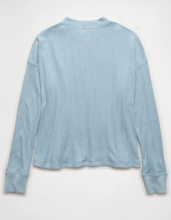 AE Long-Sleeve Waffle Plush Crew Neck Tee - Image 4