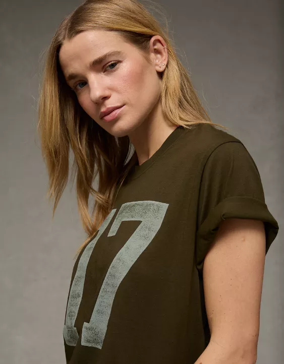 AE Everyday Luxe Graphic T-Shirt - Image 7