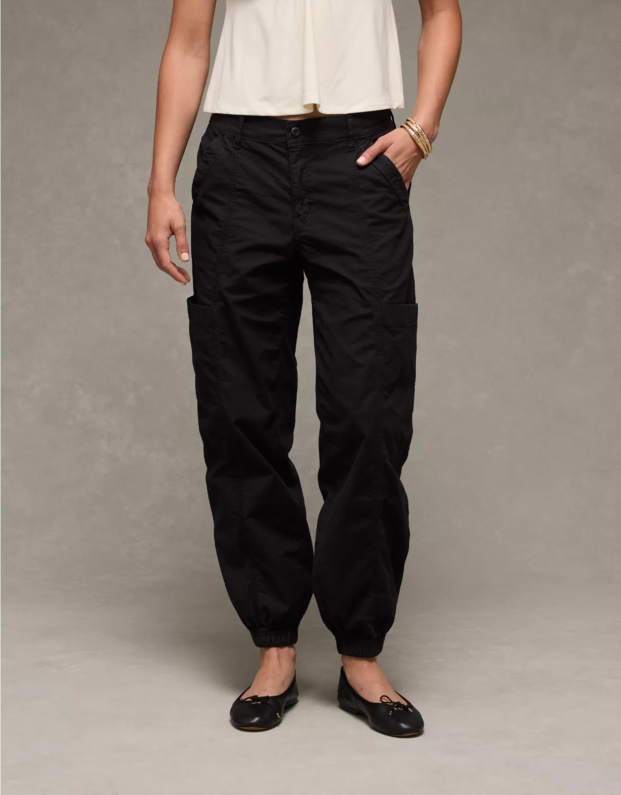 AE Snappy Stretch High-Waisted Baggy Cargo Jogger